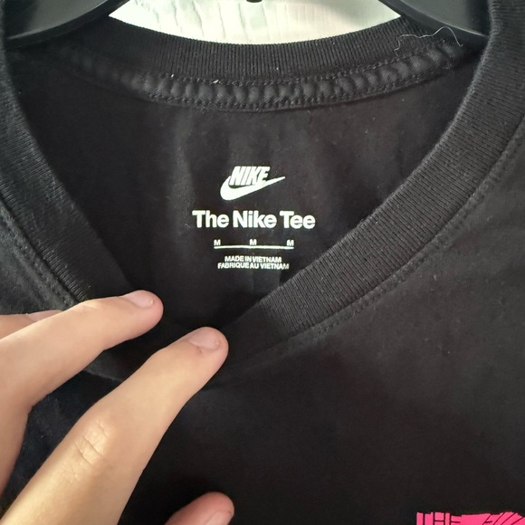 Nike Men's Black Tee with Vibrant Pink Accent - Picture 2 of 3